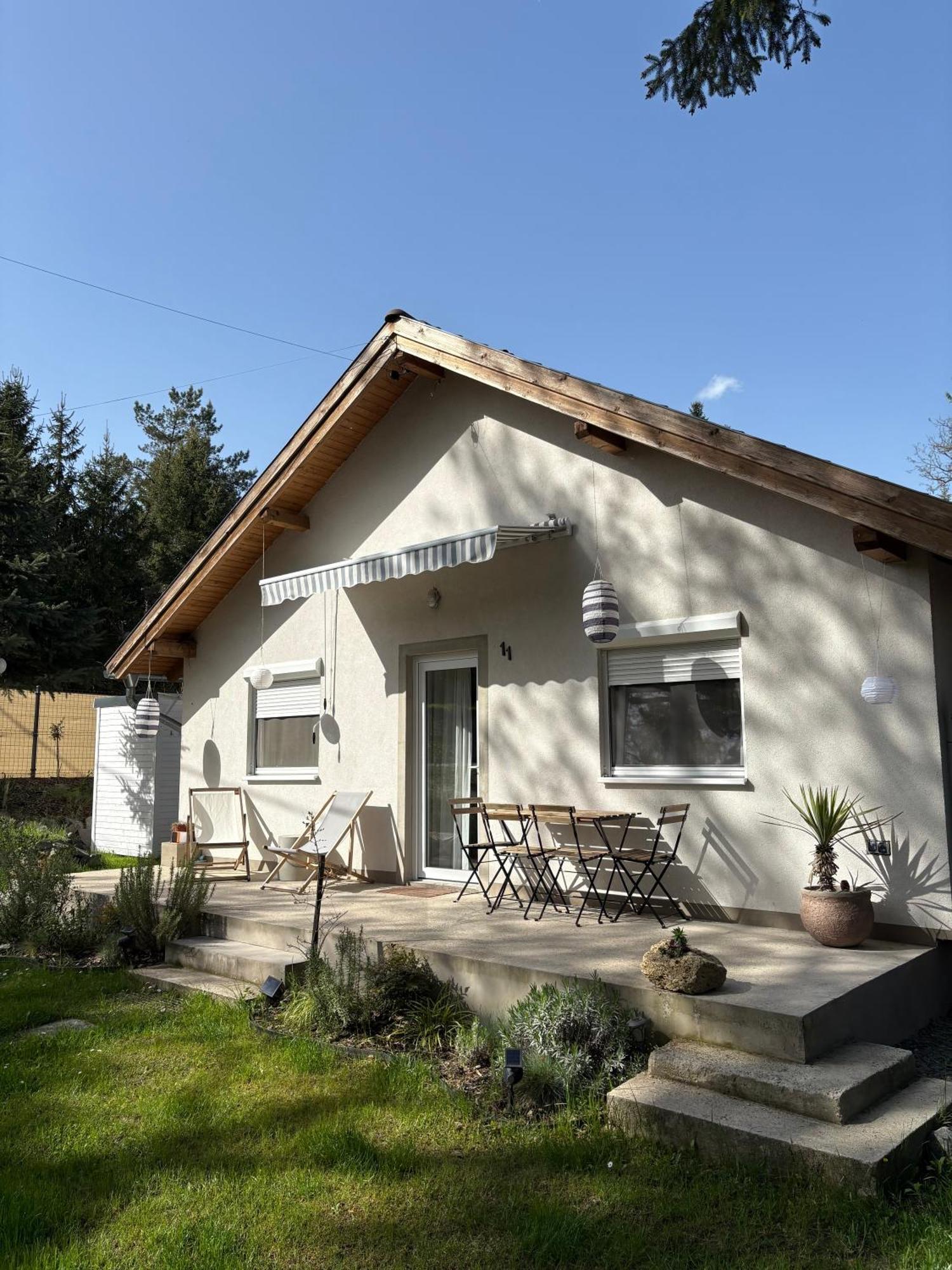 Marika Vendeghaz Szigetmonostor Exterior foto